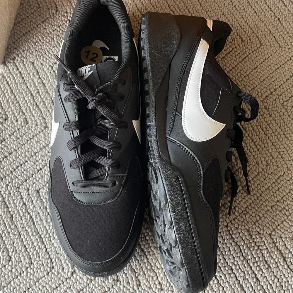 NIKE Women’s Terra Manta Athletic Sneakers